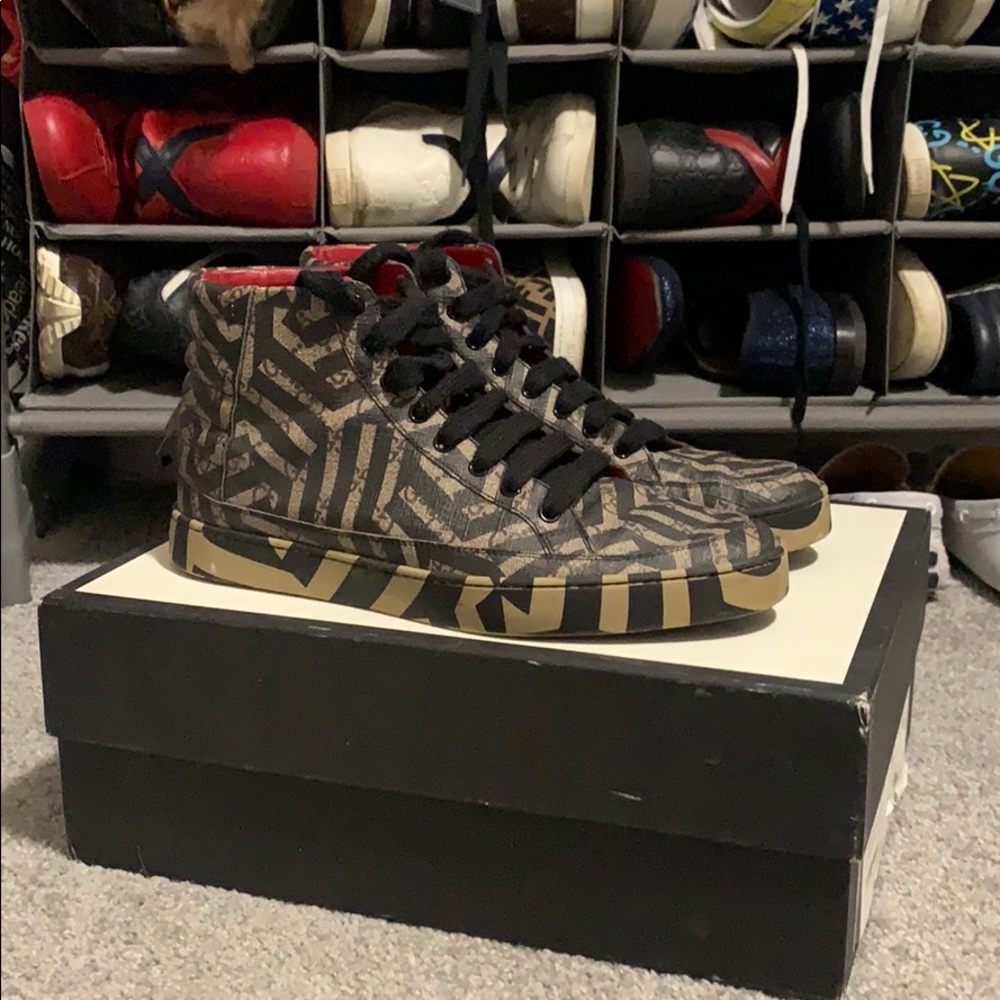 Gucci caliedo print hi tops size 9G